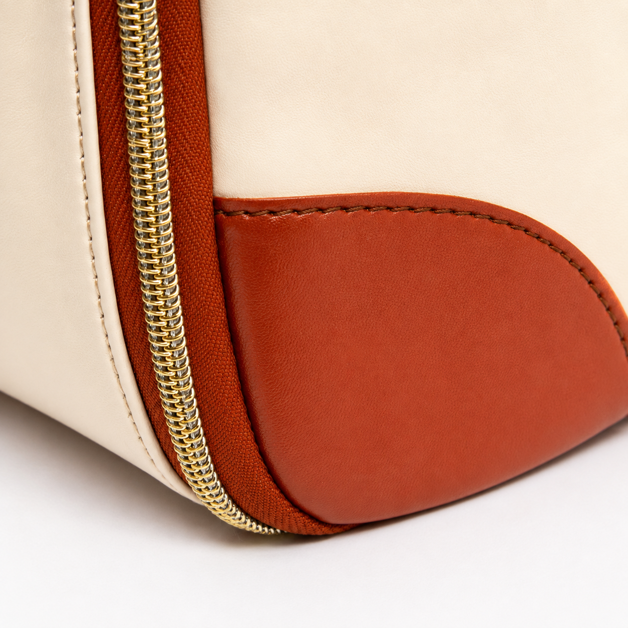 Cairva Travel Bag